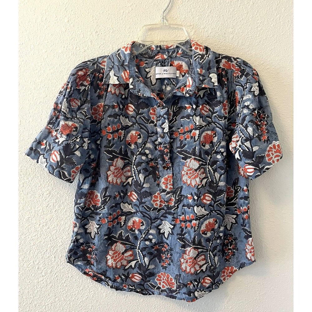 Never A Wallflower Women's Top Size XS Blue Floral Blouse Cotton Short Sleeve